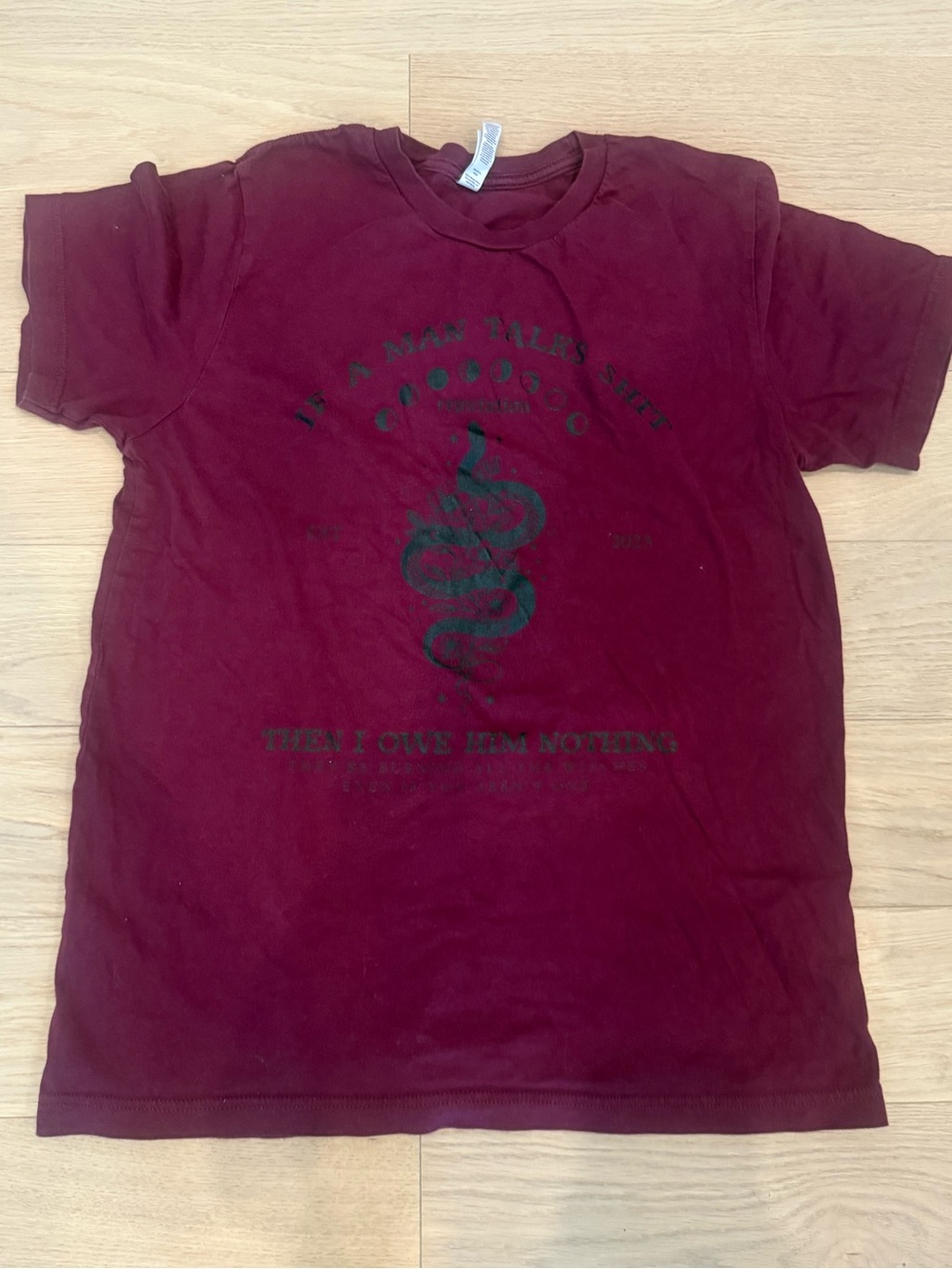 Maroon Taylor Swift lyrics snake t-shirt size large